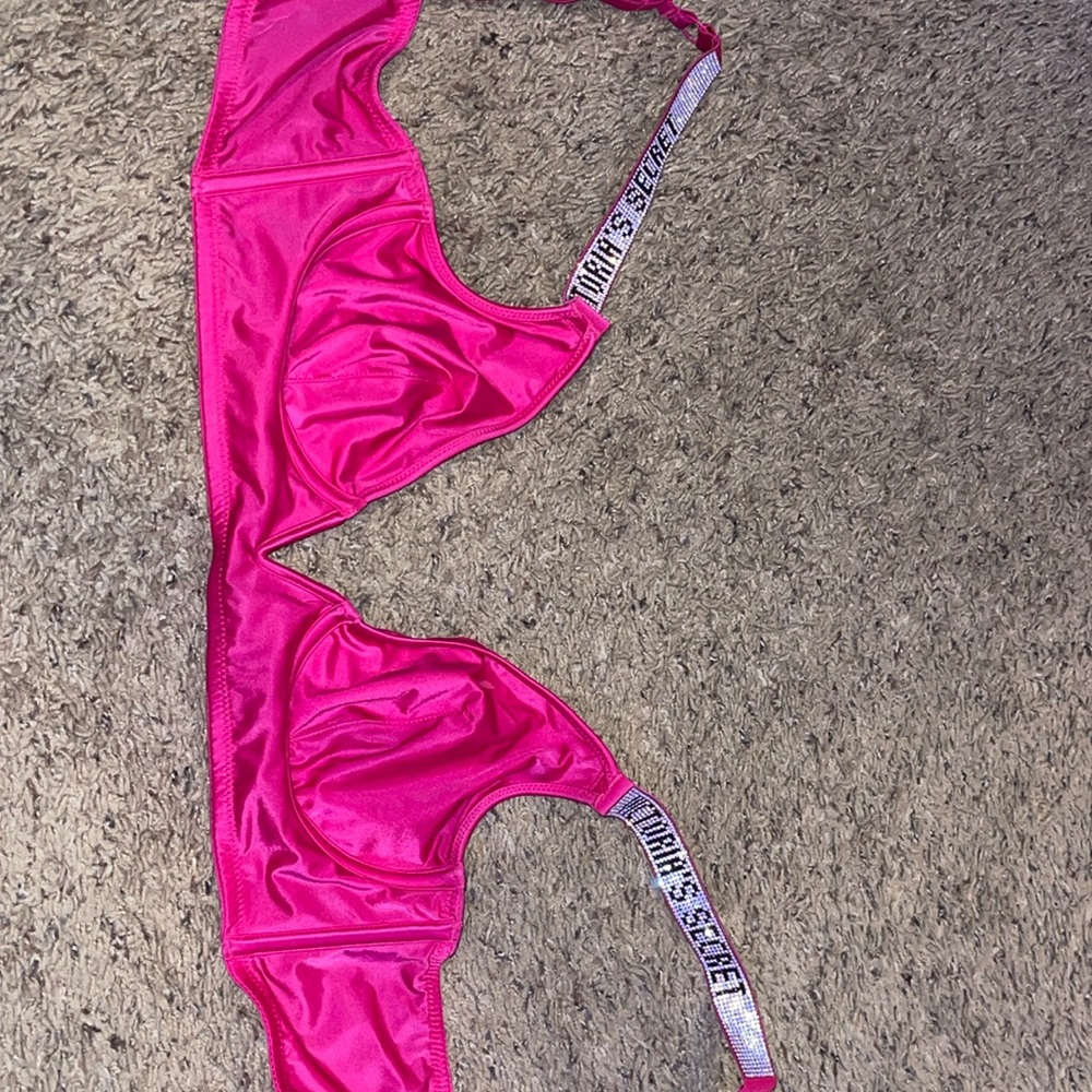 Victoria’s Secret bra / perfect condition / size Large / color pink / no padding